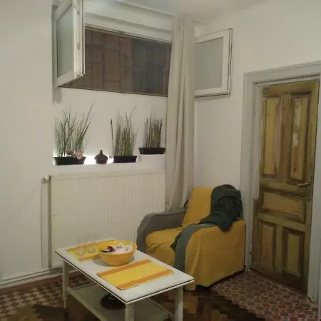Strada Luigi Cazzavilan *
